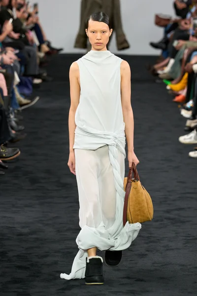 Look 35